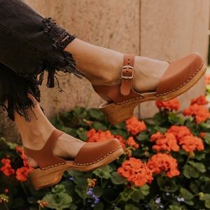 MIA Sophia clogs from ROOLEE- size 9